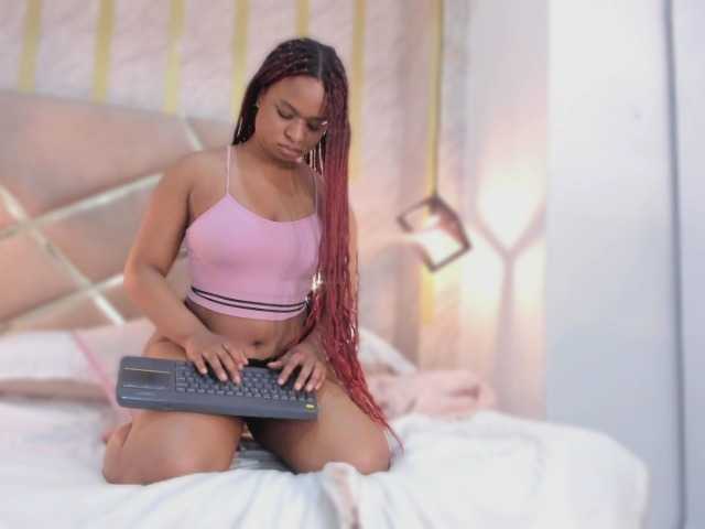 CarameloGirl live cam preview