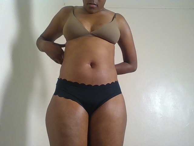 Angya, en directo ahora en BongaCams