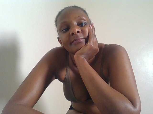 Angya, live now on BongaCams