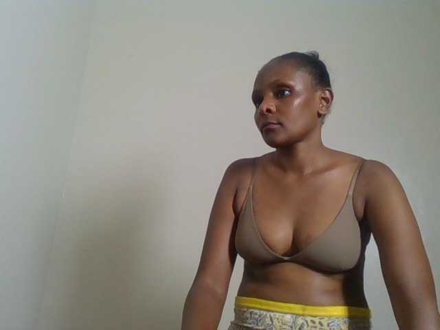 Angya live cam on BongaCams