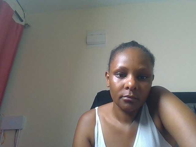 le modèle Angya est en webcam porno dans un show sur le site bongacams, il possède les tags suivants: Ebony,Brunette,Trimmed