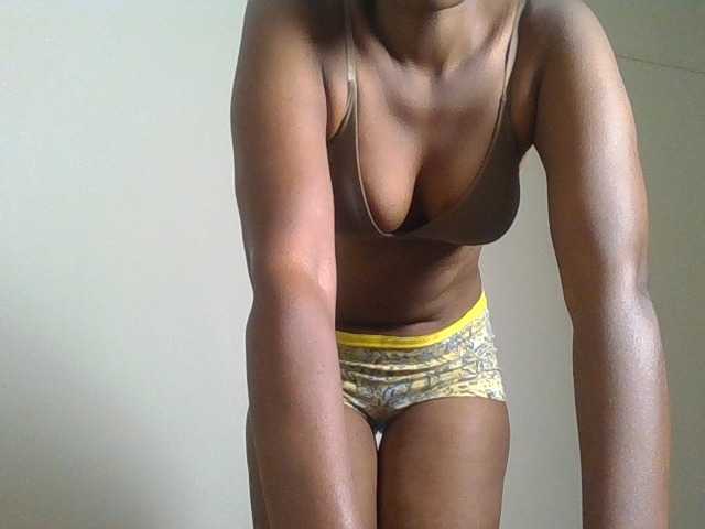 Angya live cam on BongaCams