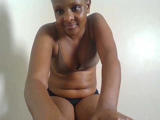 Angya, en directo ahora en BongaCams