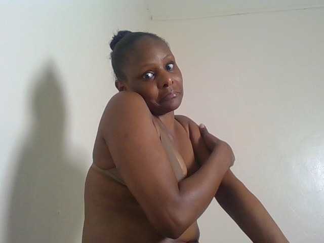Angya, en directo ahora en BongaCams