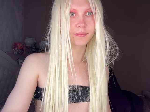 evie-angel Live Webcam on BongaCams
