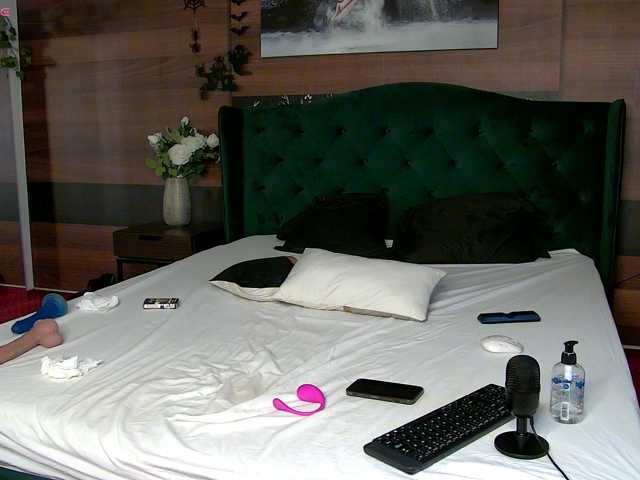 EveyMint live cam on BongaCams