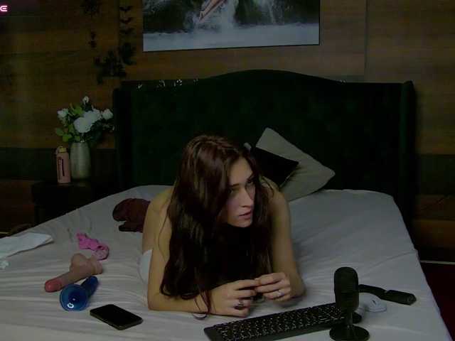 EveyMint live cam on BongaCams