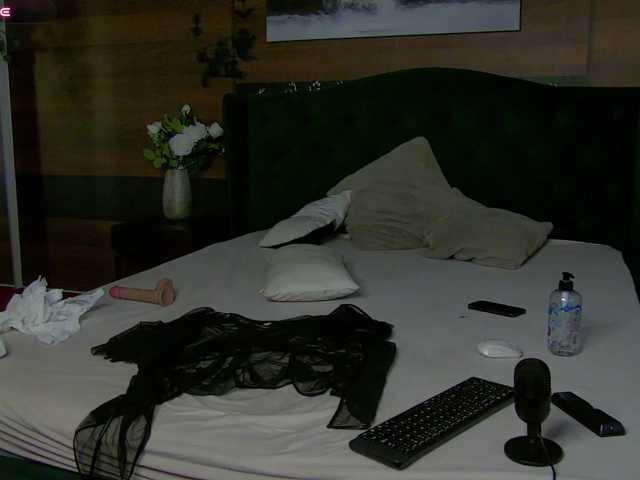 EveyMint live cam on BongaCams