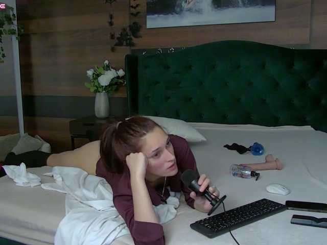 EveyMint live cam on BongaCams