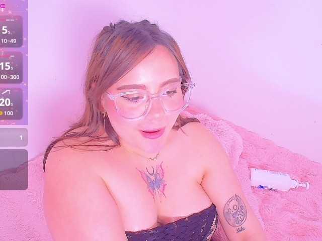 Rosse-Bell20 live cam on BongaCams