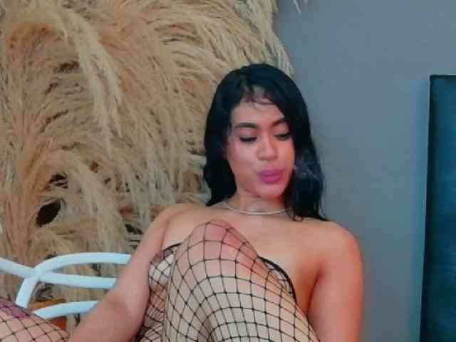 giaamonroe's live room