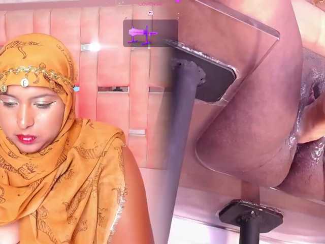 RhiaNeal live cam on BongaCams