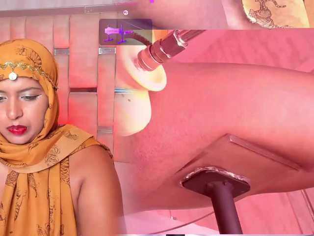 RhiaNeal live cam on BongaCams