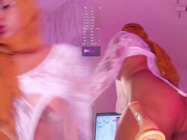 RhiaNeal live cam on BongaCams