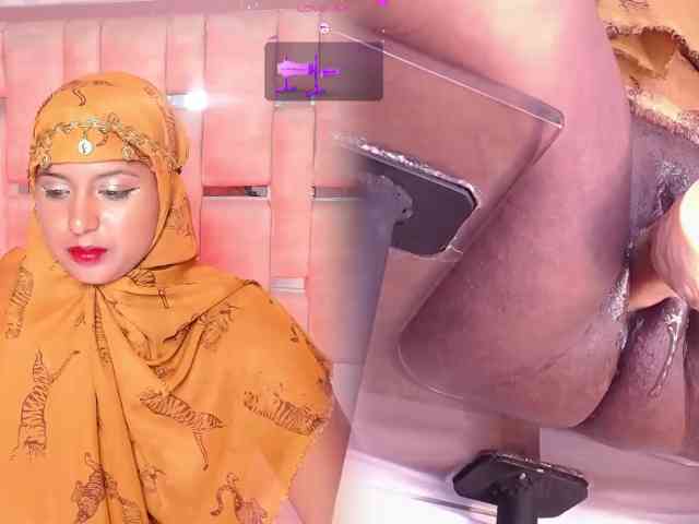 RhiaNeal webcam