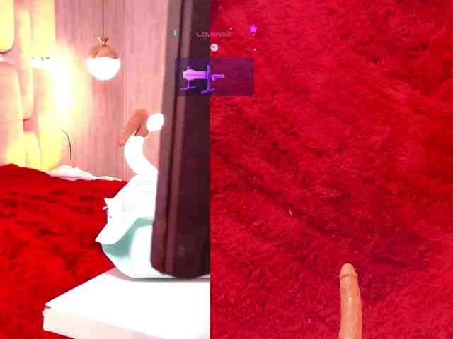 RhiaNeal webcam