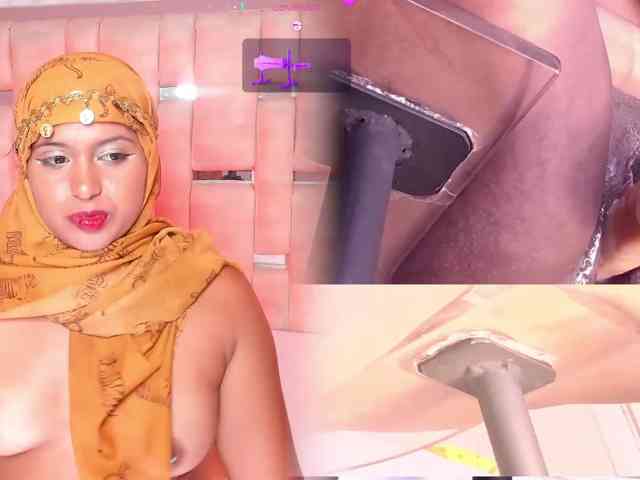 RhiaNeal webcam