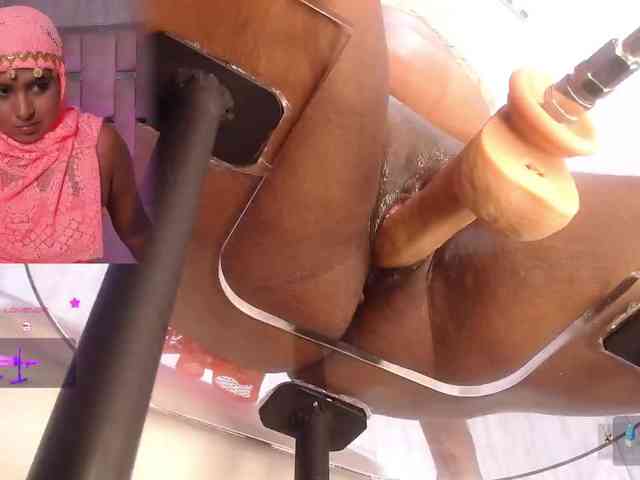RhiaNeal webcam