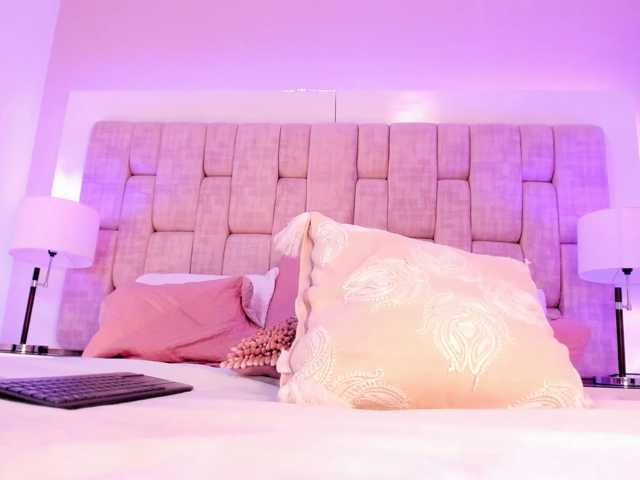 MarieLennox live cam on BongaCams