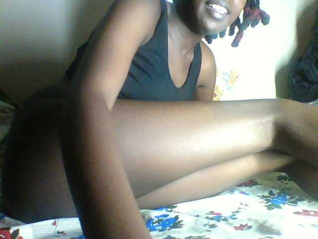 le modèle TAITY2 est en webcam porno dans un show sur le site bongacams, il possède les tags suivants: Ebony,Blonde,Shaved