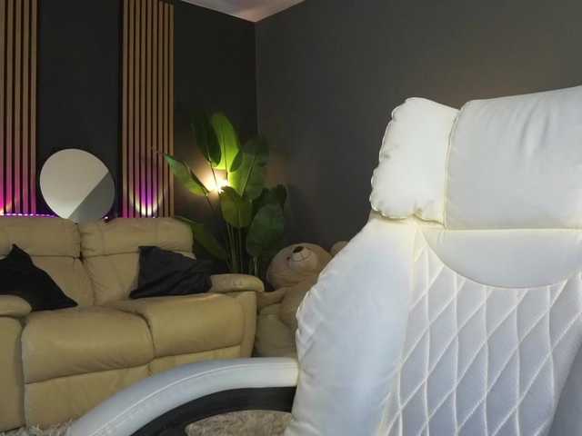 Angeleyesblue live cam preview