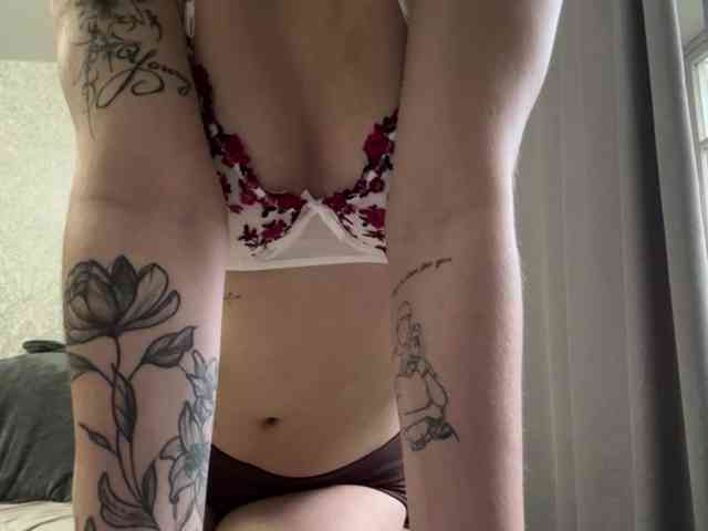 pearlmoonf webcam