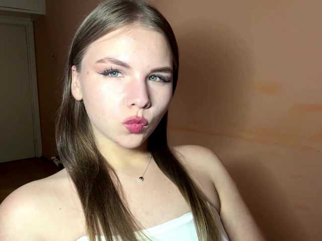 ShaundaBreau live cam on BongaCams
