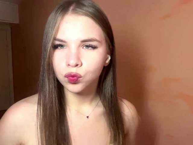 ShaundaBreau live cam on BongaCams