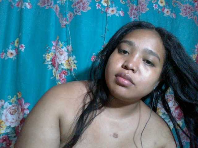 RiitahLoumens live cam on BongaCams