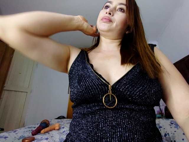 MiaCampbell live cam preview