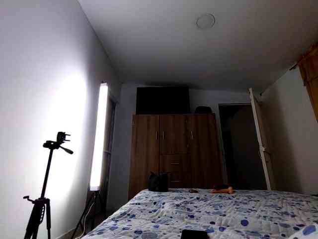 MiaCampbell webcam