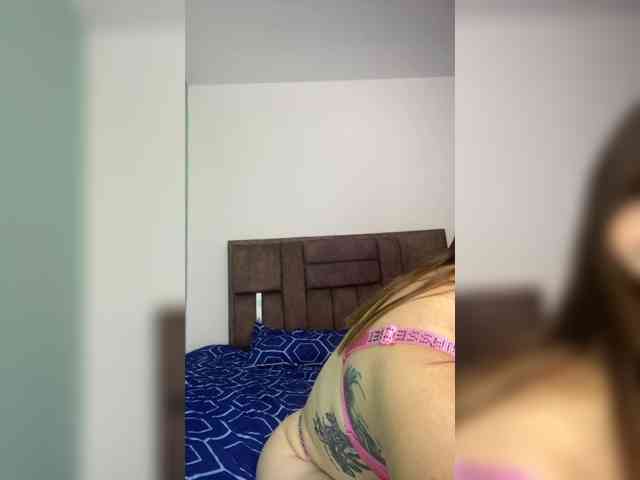 MiaCampbell webcam