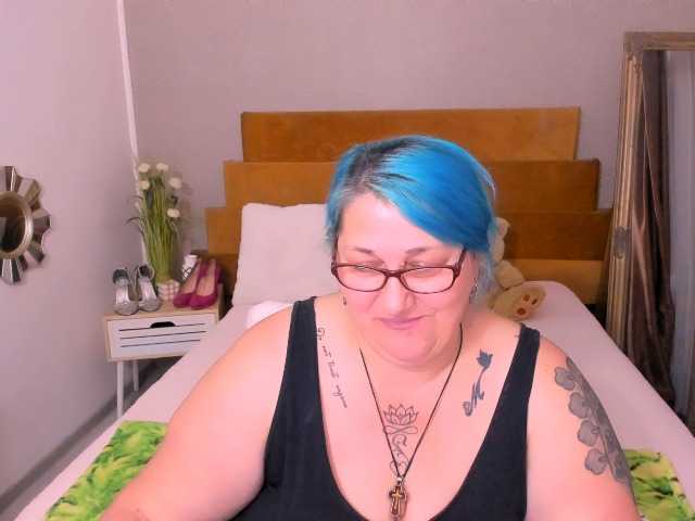 SweetBoobsM live cam on BongaCams