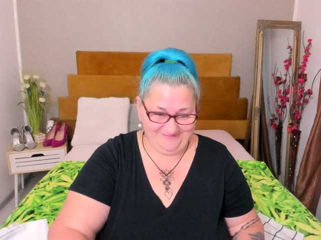 go to chat with SweetBoobsM