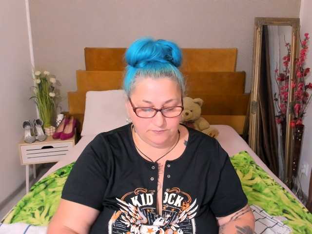 SweetBoobsM live cam preview