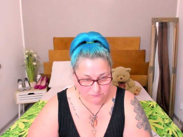 SweetBoobsM live cam on BongaCams