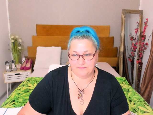SweetBoobsM live cam preview