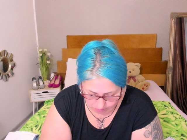 SweetBoobsM live cam on BongaCams