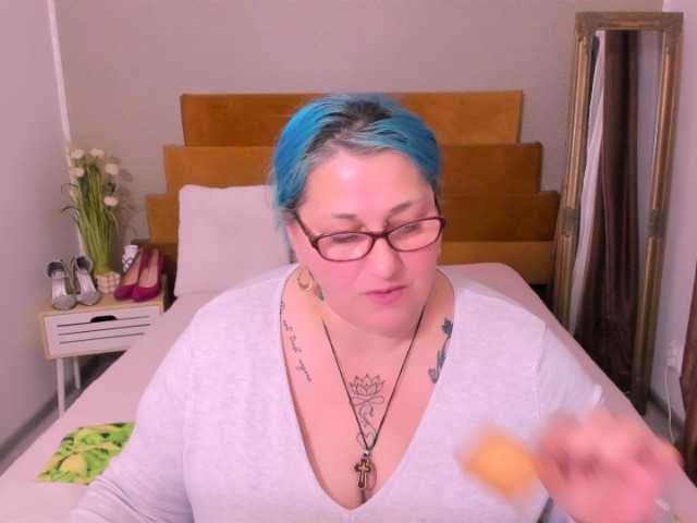 SweetBoobsM live cam on BongaCams