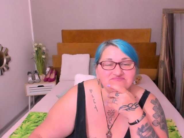 SweetBoobsM live cam on BongaCams
