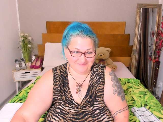 SweetBoobsM live cam preview