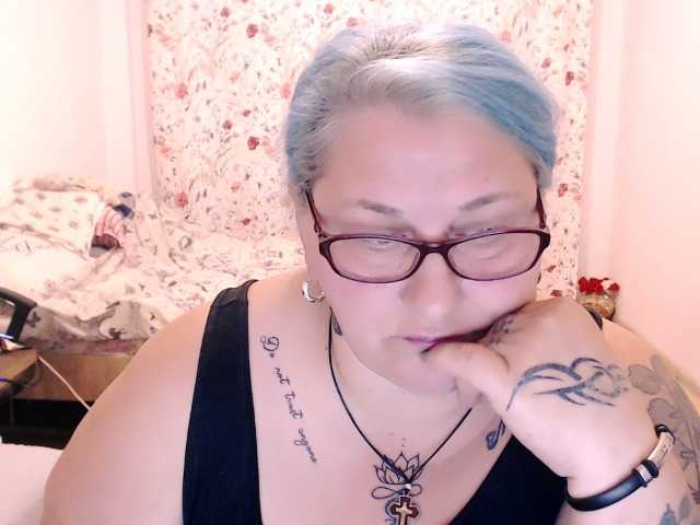 SweetBoobsM live cam preview