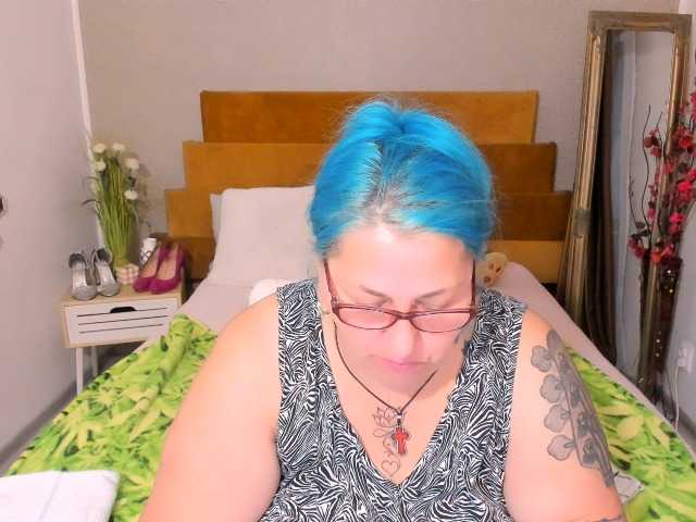 SweetBoobsM live cam preview