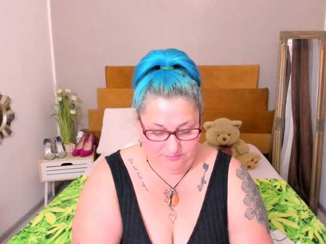 SweetBoobsM, en directo ahora en BongaCams