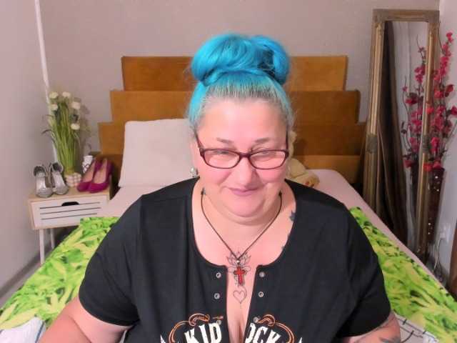 SweetBoobsM live cam on BongaCams