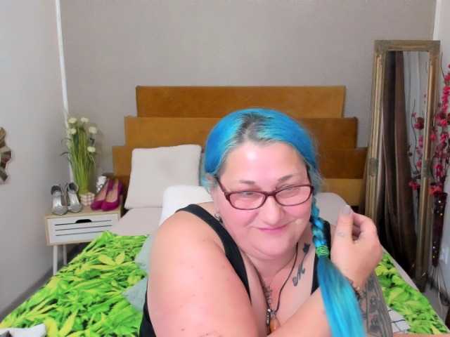 SweetBoobsM, live now on BongaCams