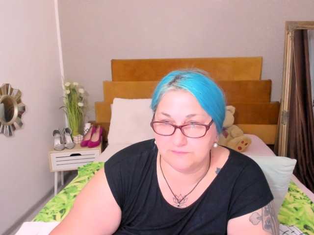 SweetBoobsM live cam on BongaCams