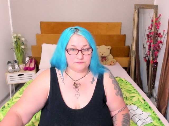 SweetBoobsM live cam on BongaCams