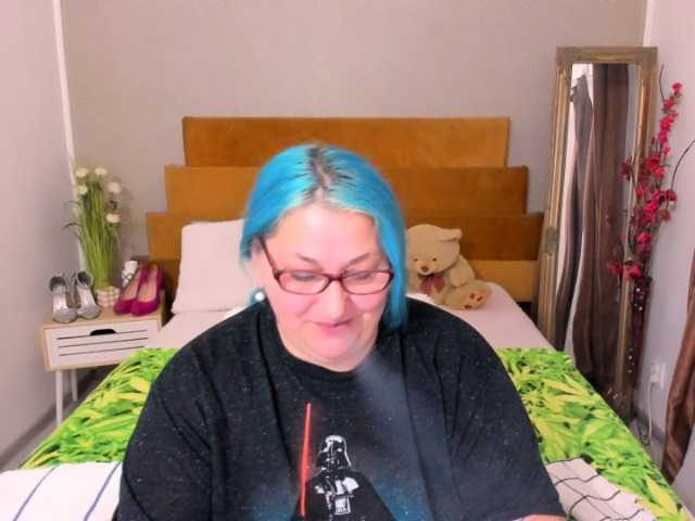 SweetBoobsM — live female cam
