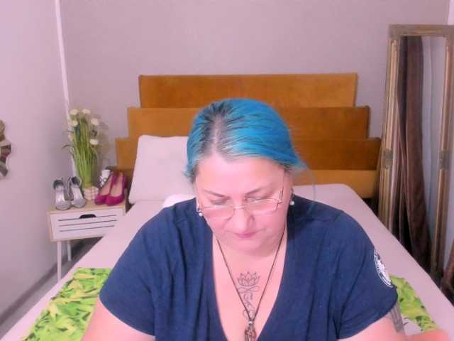 SweetBoobsM live cam preview